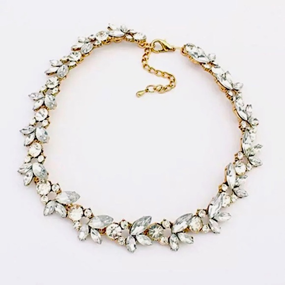 Jewelry - ✂️CRYSTAL WREATH COLLAR NECKLACE